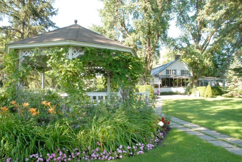 Handfield Et Mini-hôtel